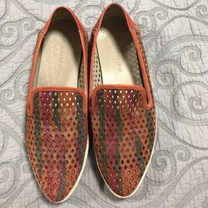 Logo orange suede flats